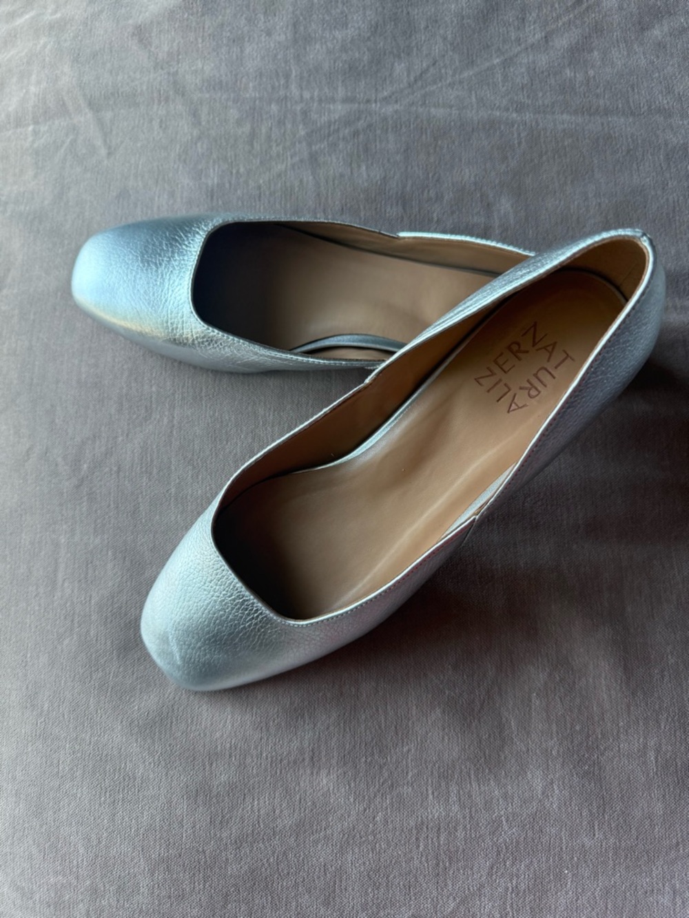 Naturalizer Cody Silver Metallic Leather Flats Size 8.5M - Picture 2 of 6